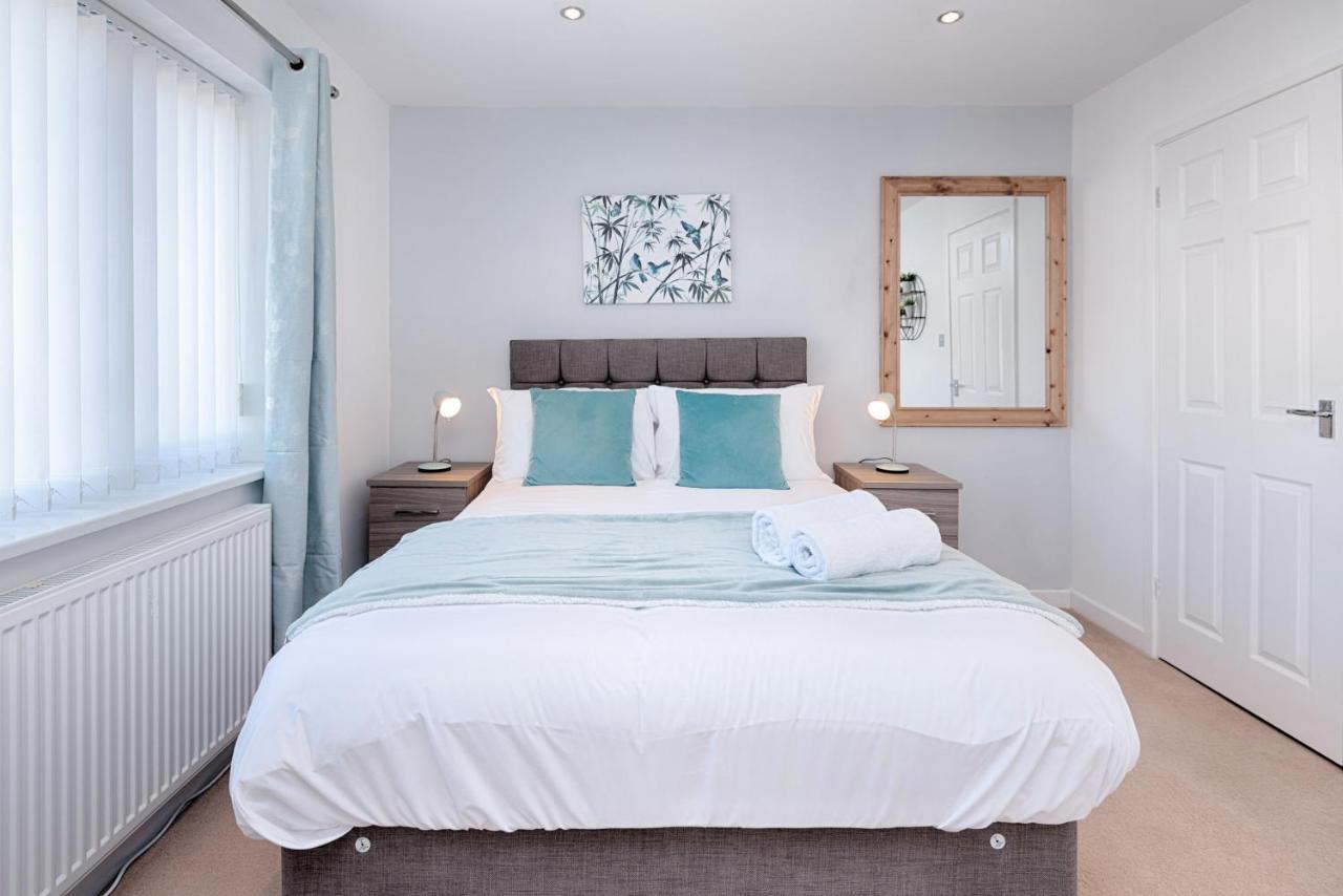 Parking, Garden, En-Suite & Tv'S In All Rooms, Large Living Space 스완지 외부 사진