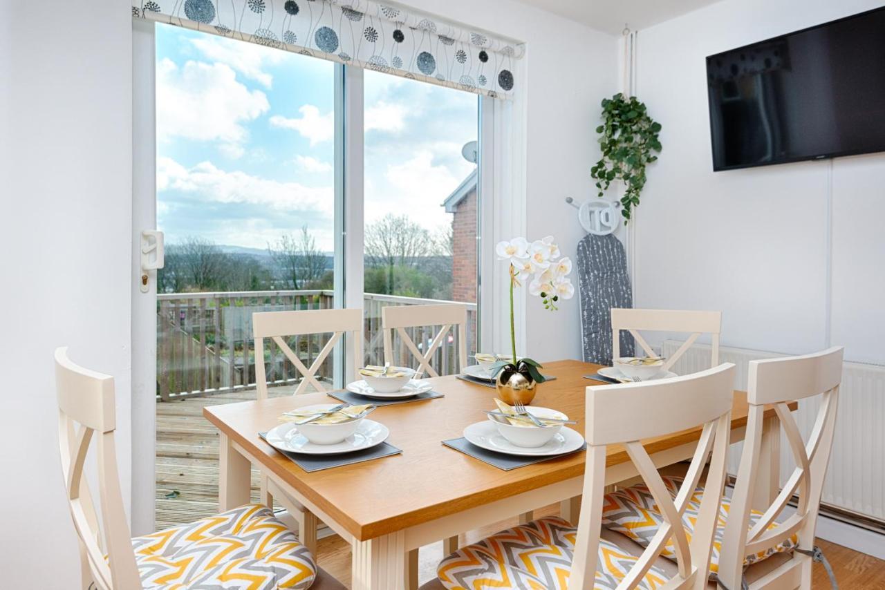 Parking, Garden, En-Suite & Tv'S In All Rooms, Large Living Space 스완지 외부 사진